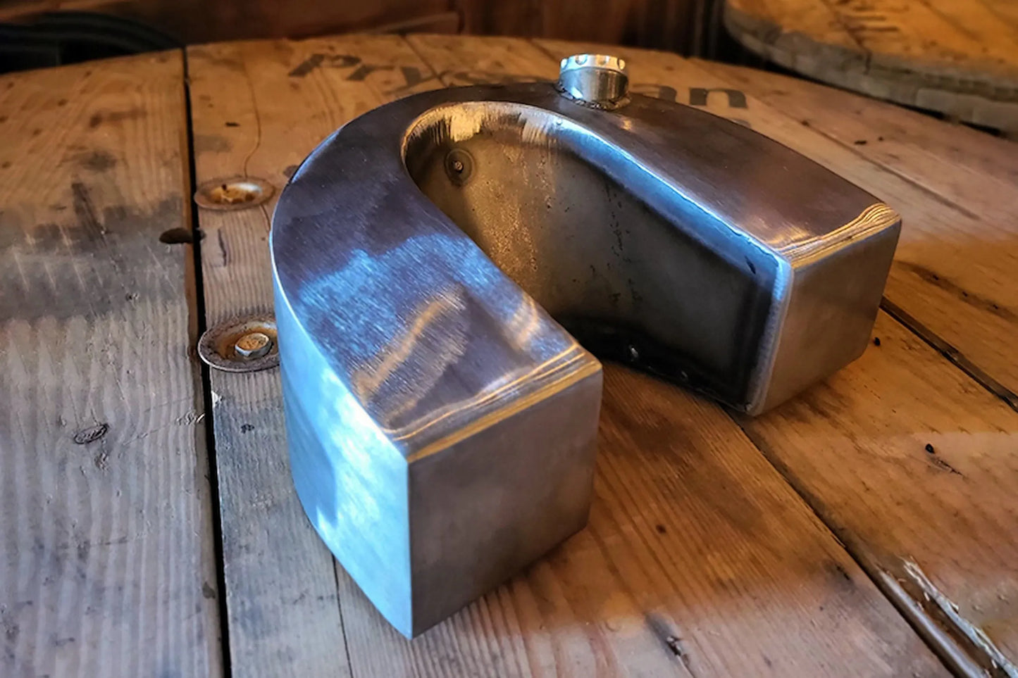 Horseshoe Oil Bag
